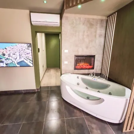 Apartment Garda Fantasy Jacuzzi Sauna Piscina