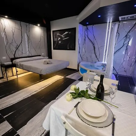 Garda Fantasy Jacuzzi Sauna Piscina Apartment *