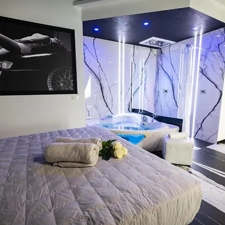 Apartment Garda Fantasy Jacuzzi Sauna Piscina