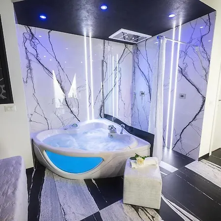 Apartment Garda Fantasy Jacuzzi Sauna Piscina *