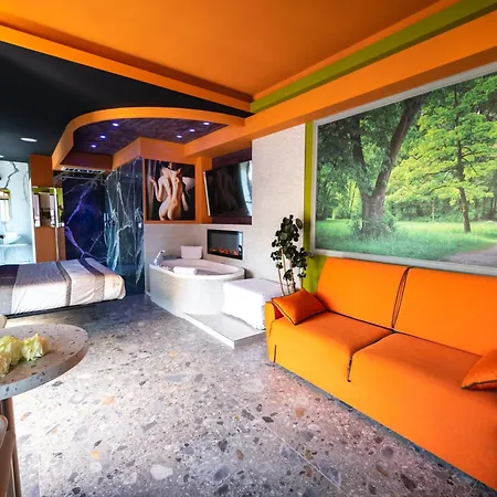 Apartment Garda Fantasy Jacuzzi Sauna Piscina *