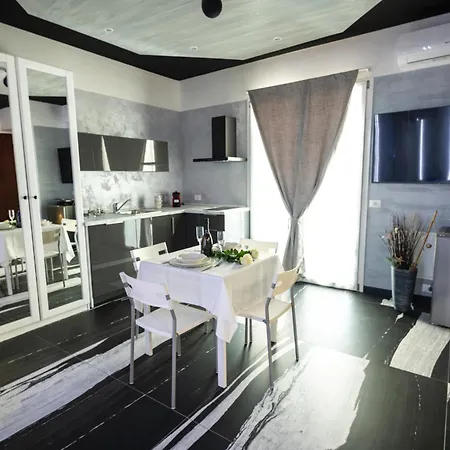 Garda Fantasy Jacuzzi Sauna Piscina Apartment Desenzano del Garda